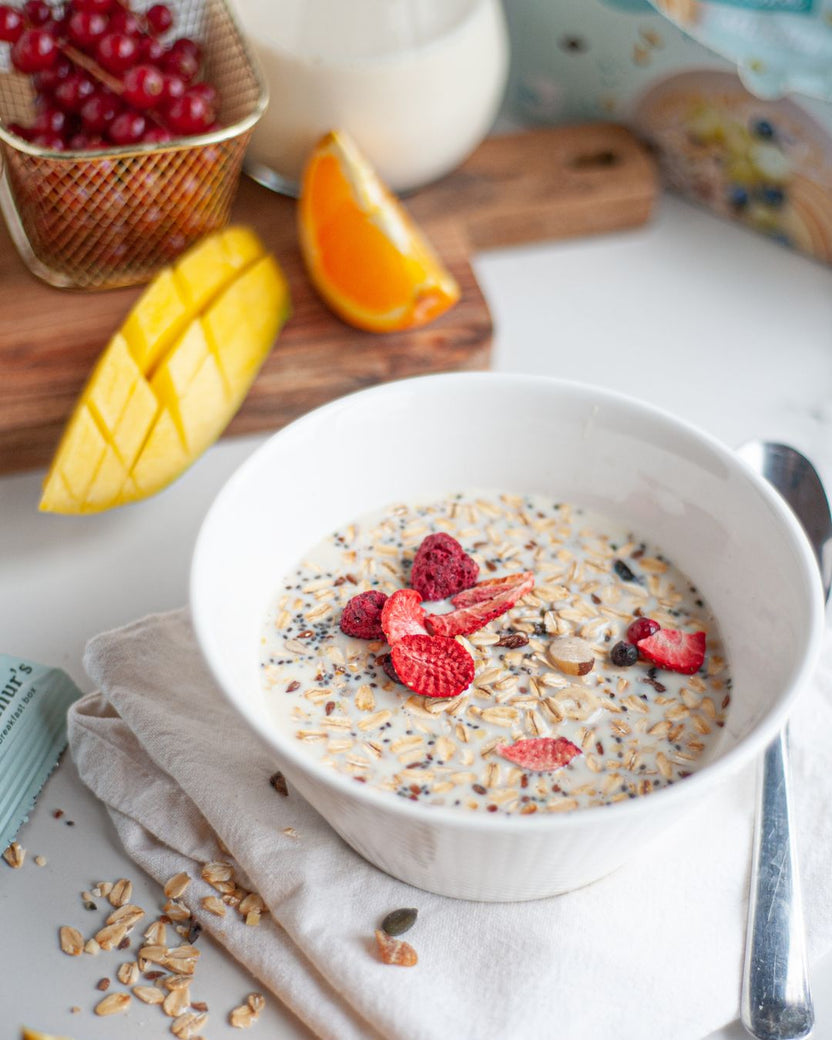 muesli met melk en fruit