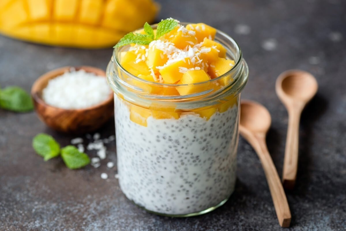 Chiapudding recept: gezond ontbijt met mango, kokos & yoghurt - Arthur’s Breakfast Box