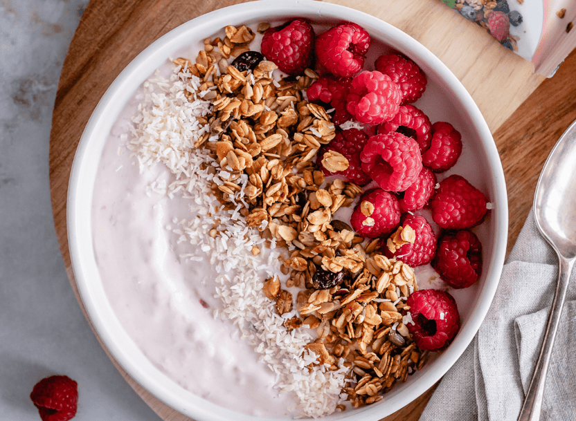 Griekse Yoghurt Bowl met frambozen - Arthur’s Breakfast Box