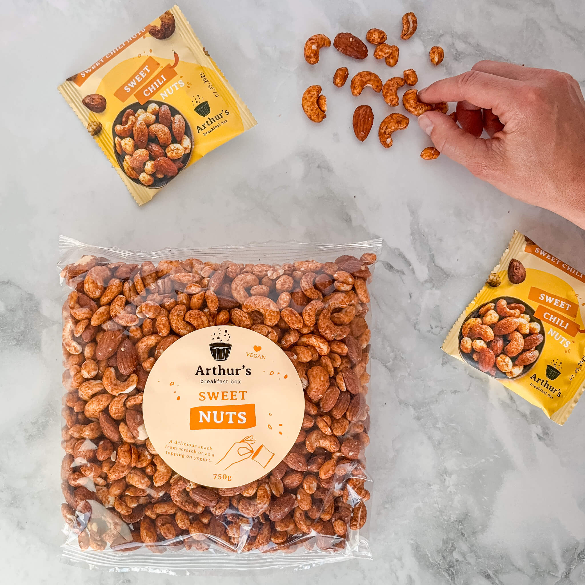 Sweet chili nuts