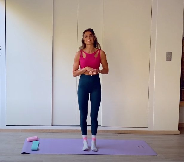 Workout met yogamat band en gewichten